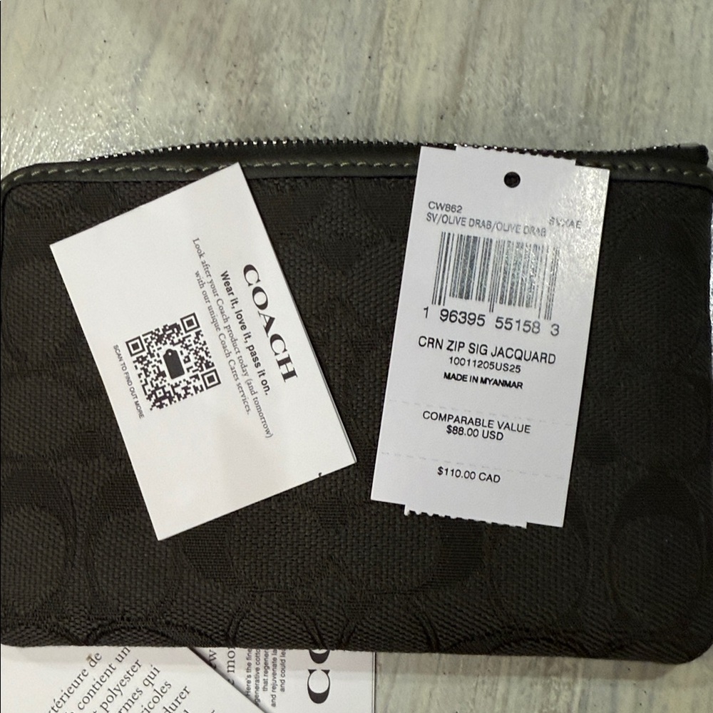 Coach Signature Jacquard Wristlet - Picture 6 of 7